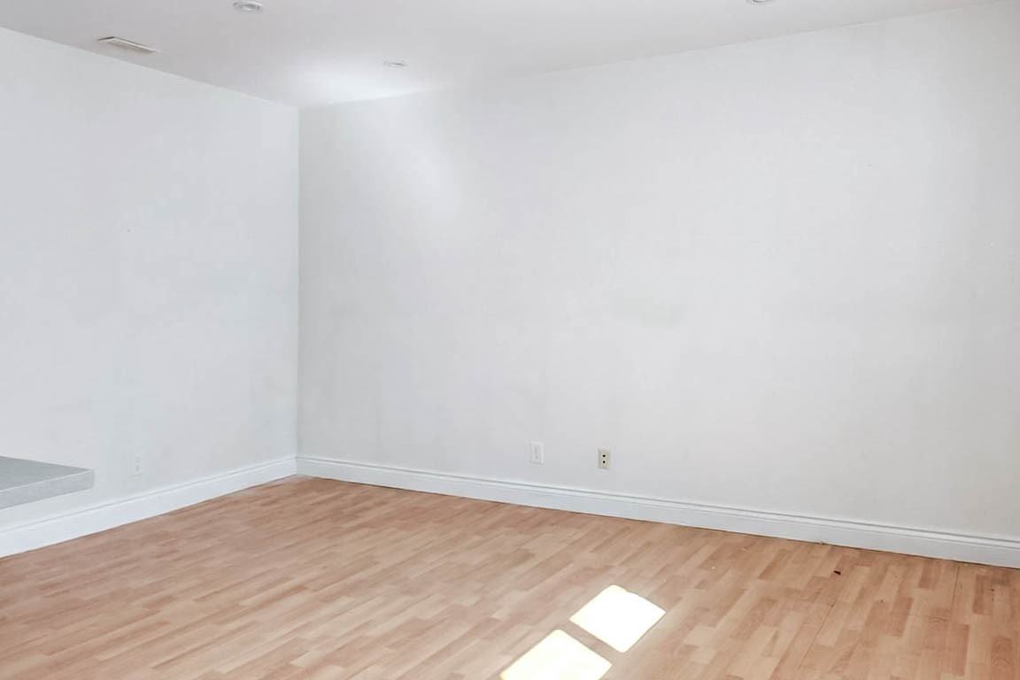 1015 Dupont Street - Photo 4 of 6