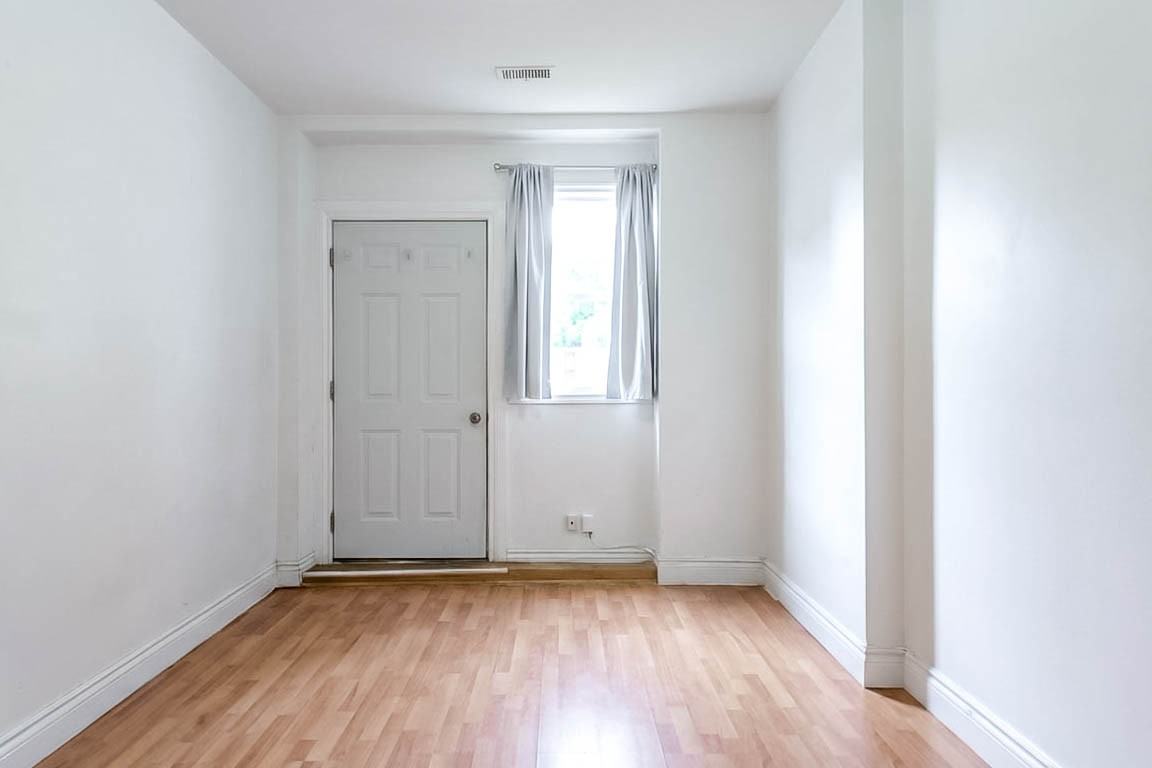 1015 Dupont Street - Photo 3 of 6