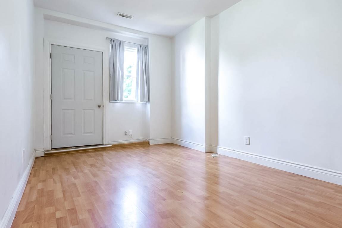 1015 Dupont Street - Photo 2 of 6