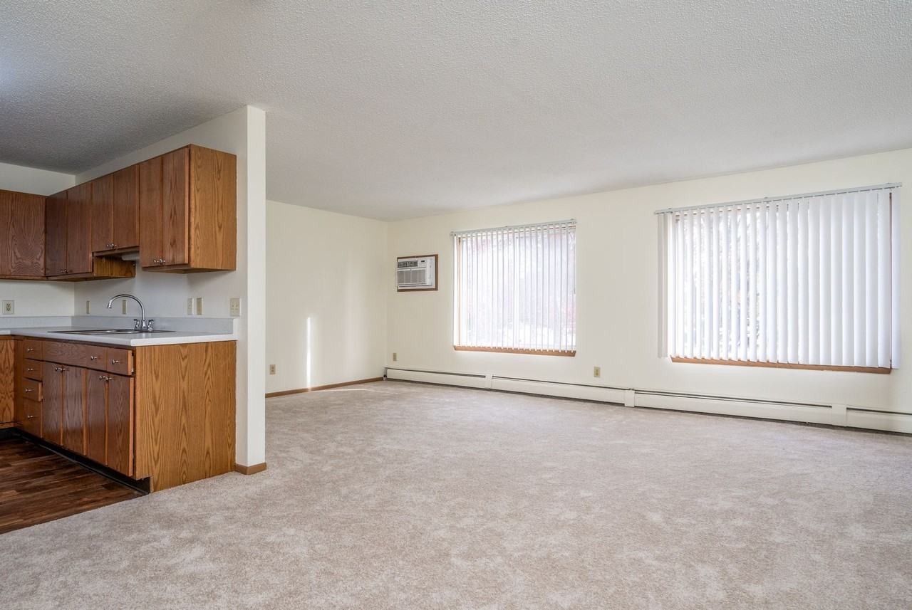 Raven Court Townhomes - Photo 4 of 6