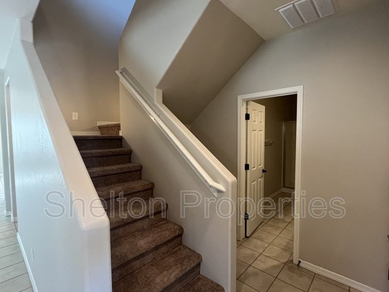 10817 W San Juan Ave - Photo 6 of 19