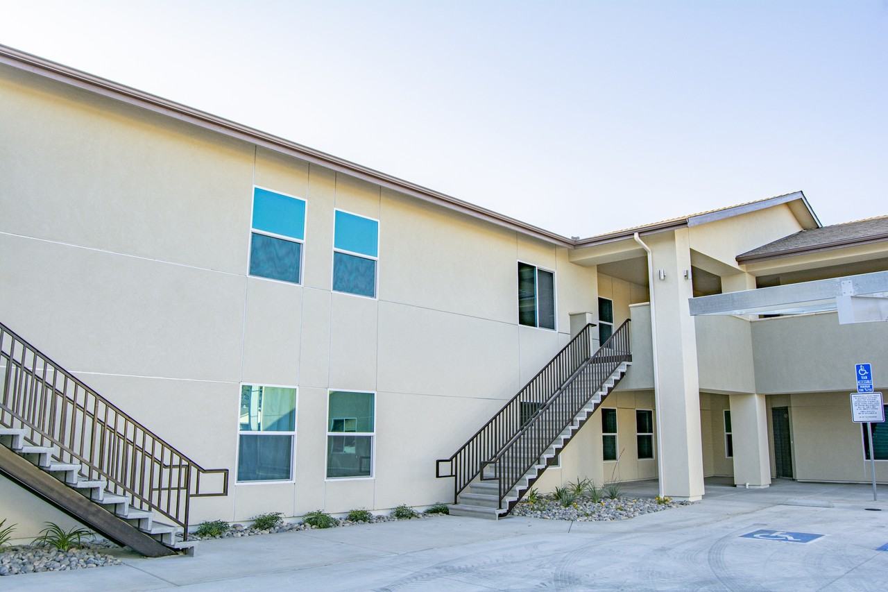 El Valle Apartments - Photo 2 of 4