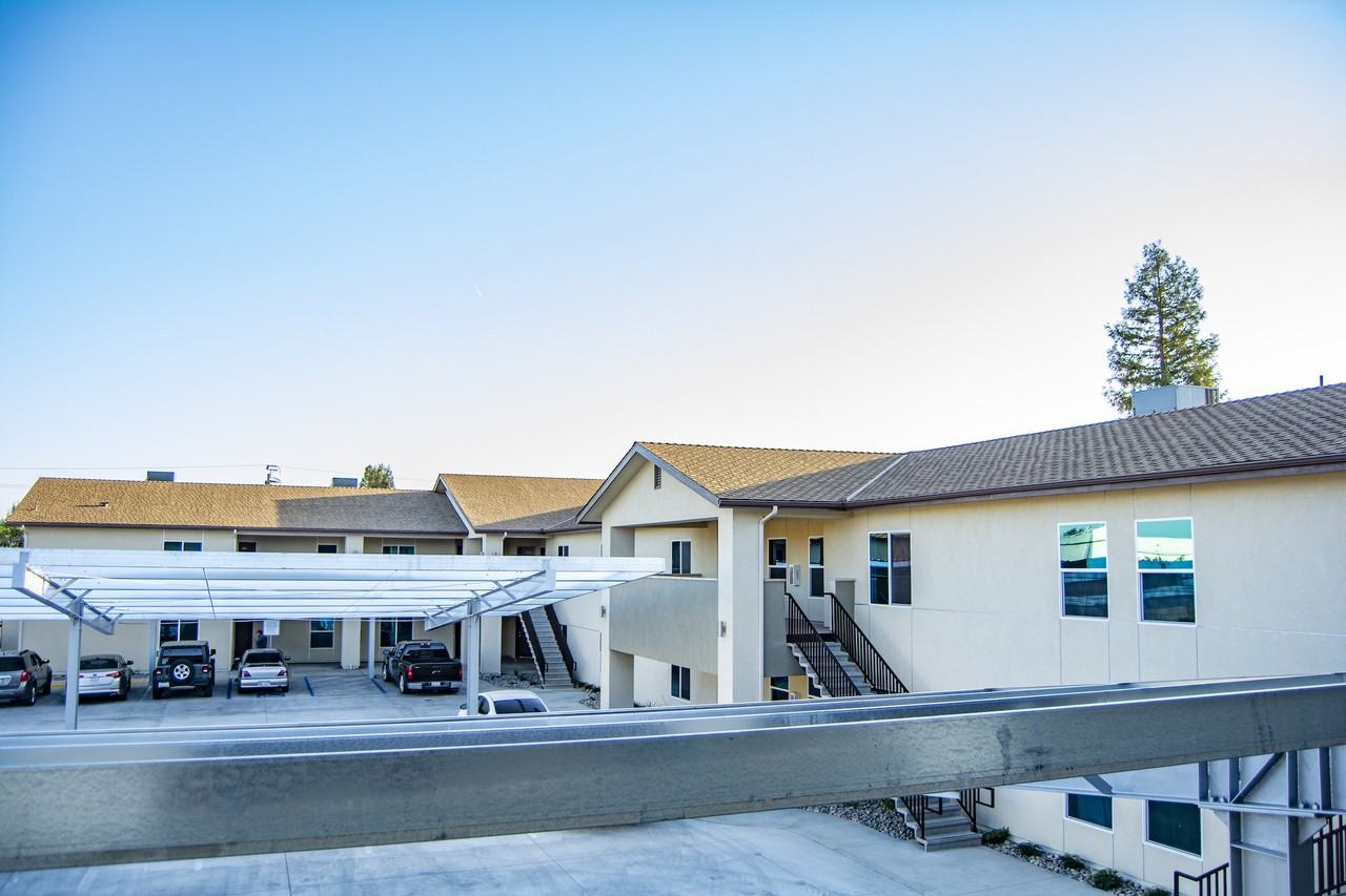 El Valle Apartments - Photo 3 of 4