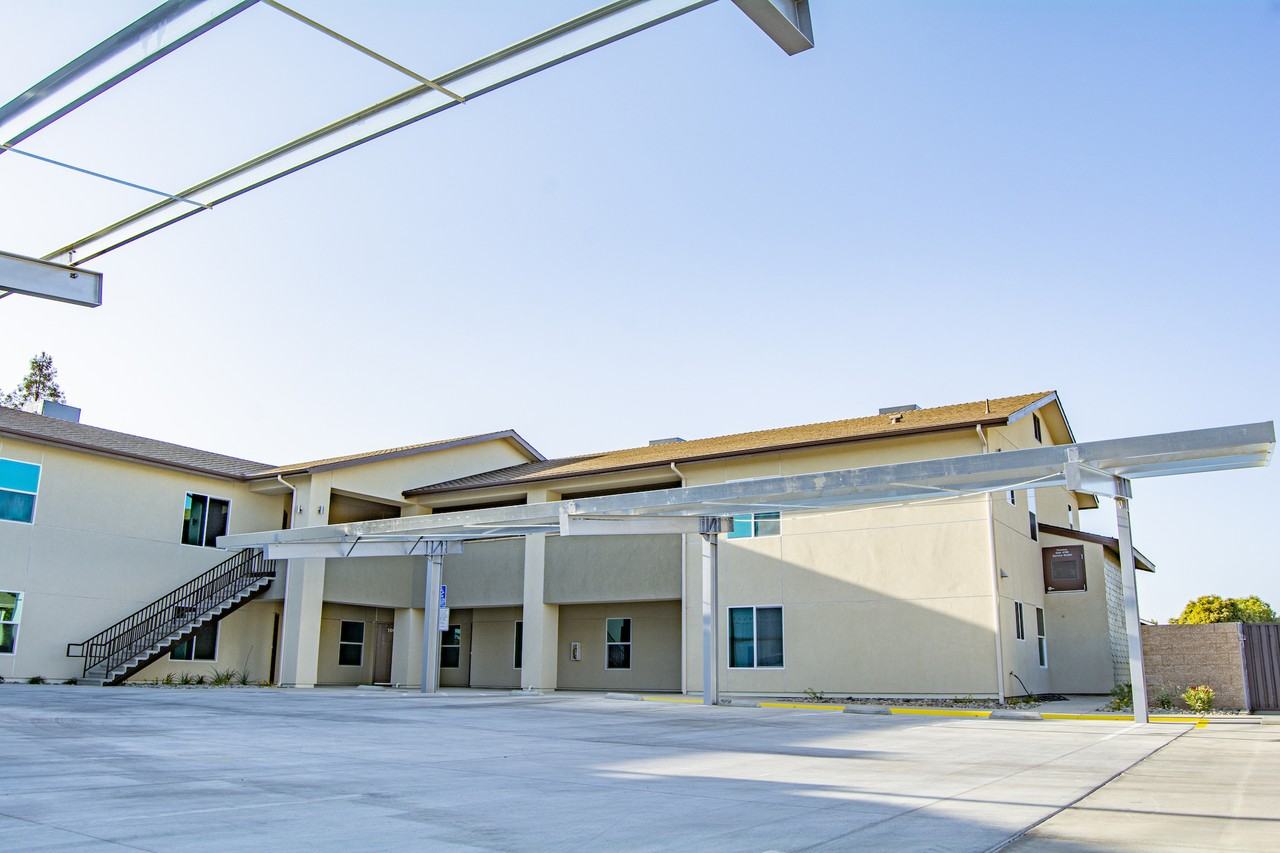 El Valle Apartments - Photo 4 of 4