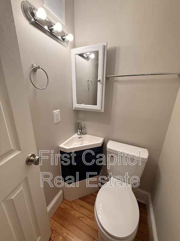 627 Warren Ave - Photo 4 of 16