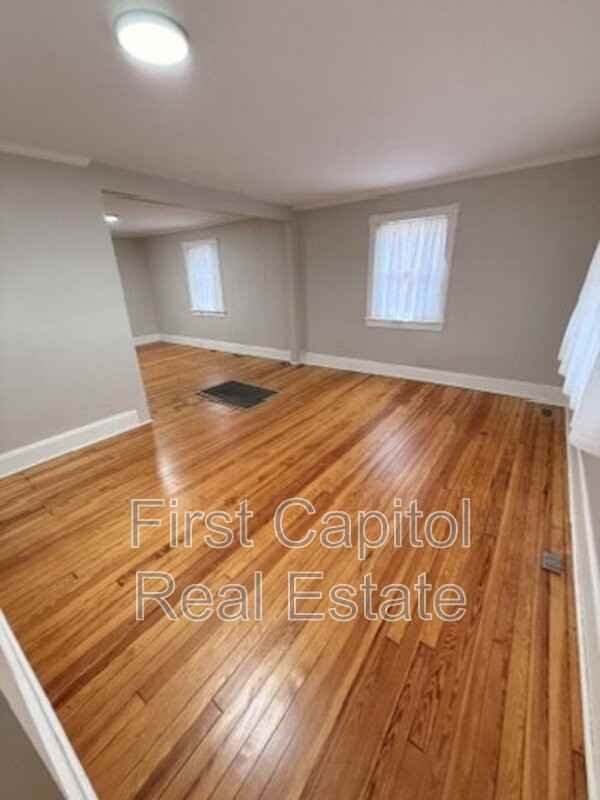 627 Warren Ave - Photo 5 of 16