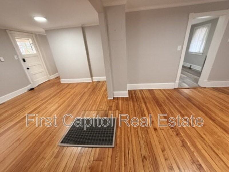 627 Warren Ave - Photo 6 of 16