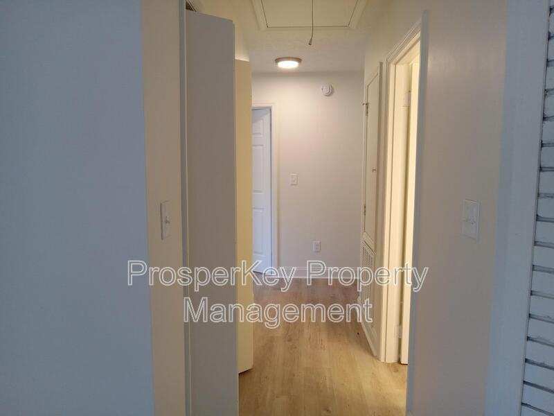 1100 43rd Ct - Photo 7 of 20