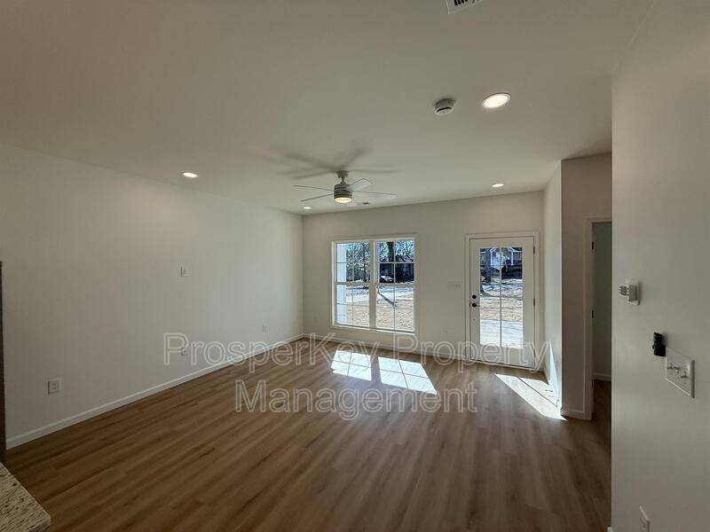 405 E Chappell St - Photo 6 of 23