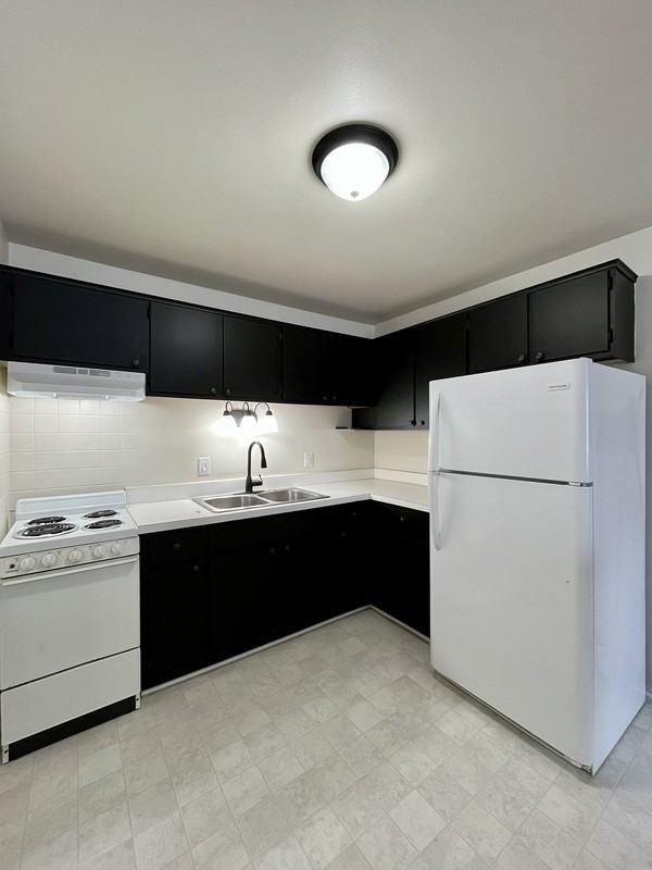 750 Harrison Blvd - Photo 4 of 25