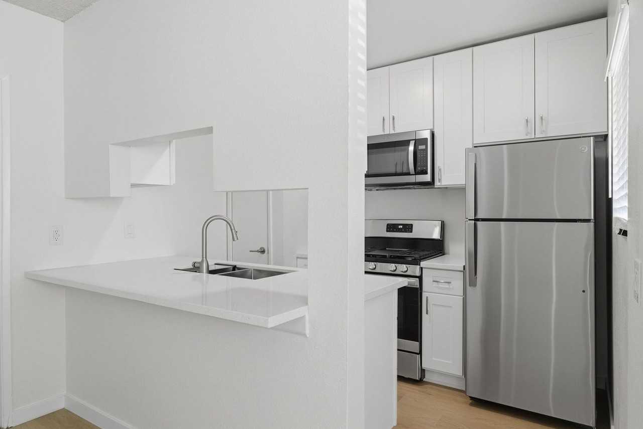 6301 Nightingale St - Photo 3 of 11