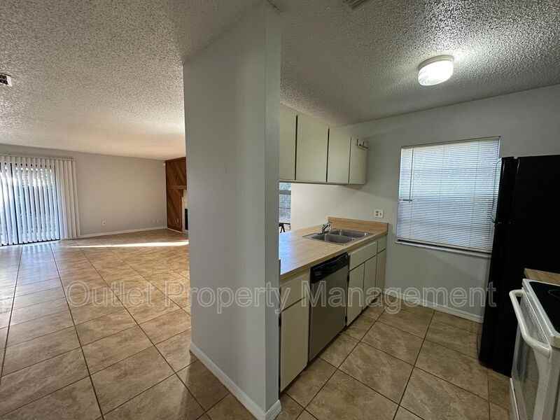 2551 Medley Ct #2551GEM - Photo 2 of 15