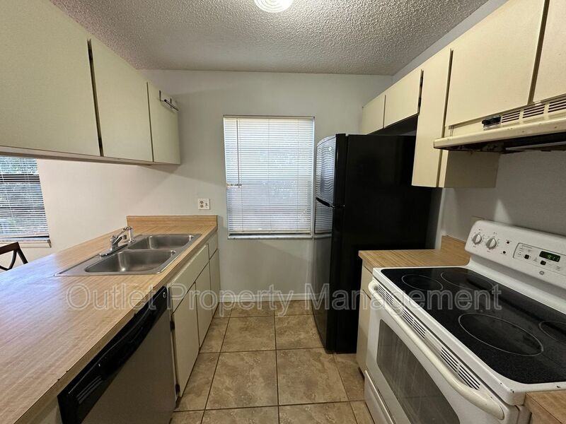 2551 Medley Ct #2551GEM - Photo 3 of 15