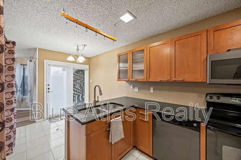 559 Ranch Trl #213 - Photo 5 of 19