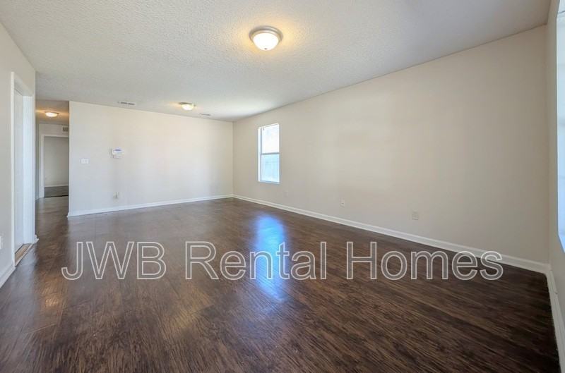 7538 Hare Ave - Photo 5 of 19