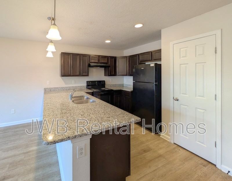 5502 Marathon Pkwy - Photo 4 of 21