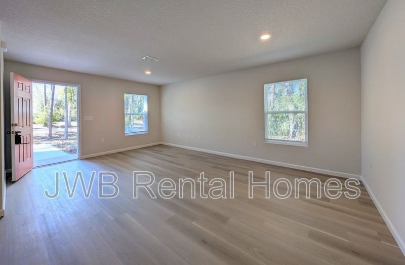 8095 Siskin Ave - Photo 5 of 18