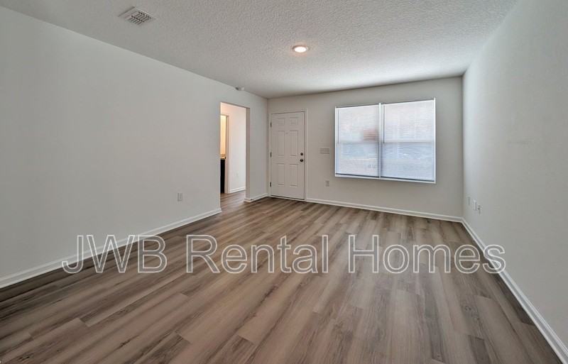 1212 Tyler St - Photo 5 of 10