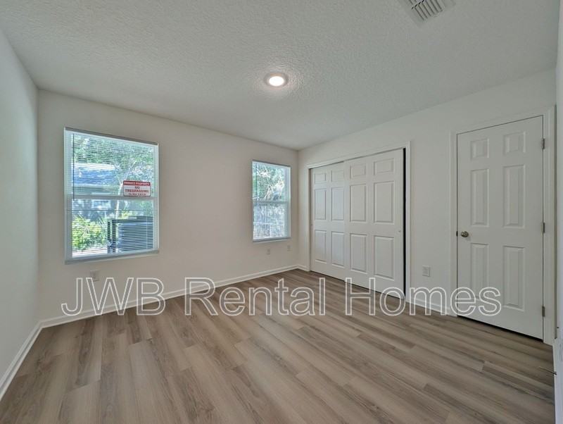 1212 Tyler St - Photo 6 of 10