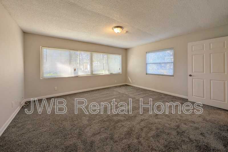 4804 Hatteras Rd - Photo 7 of 19