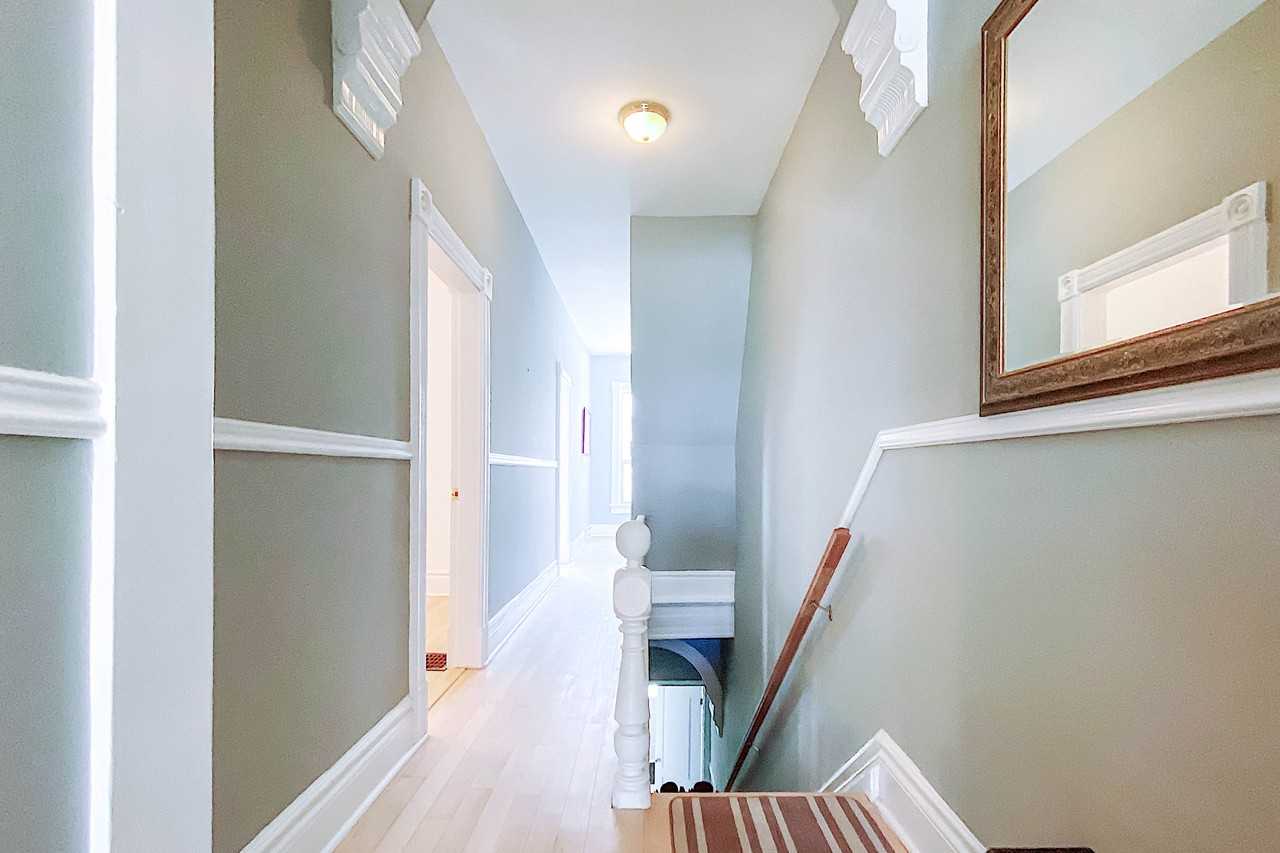 111 Gladstone Avenue - Photo 10