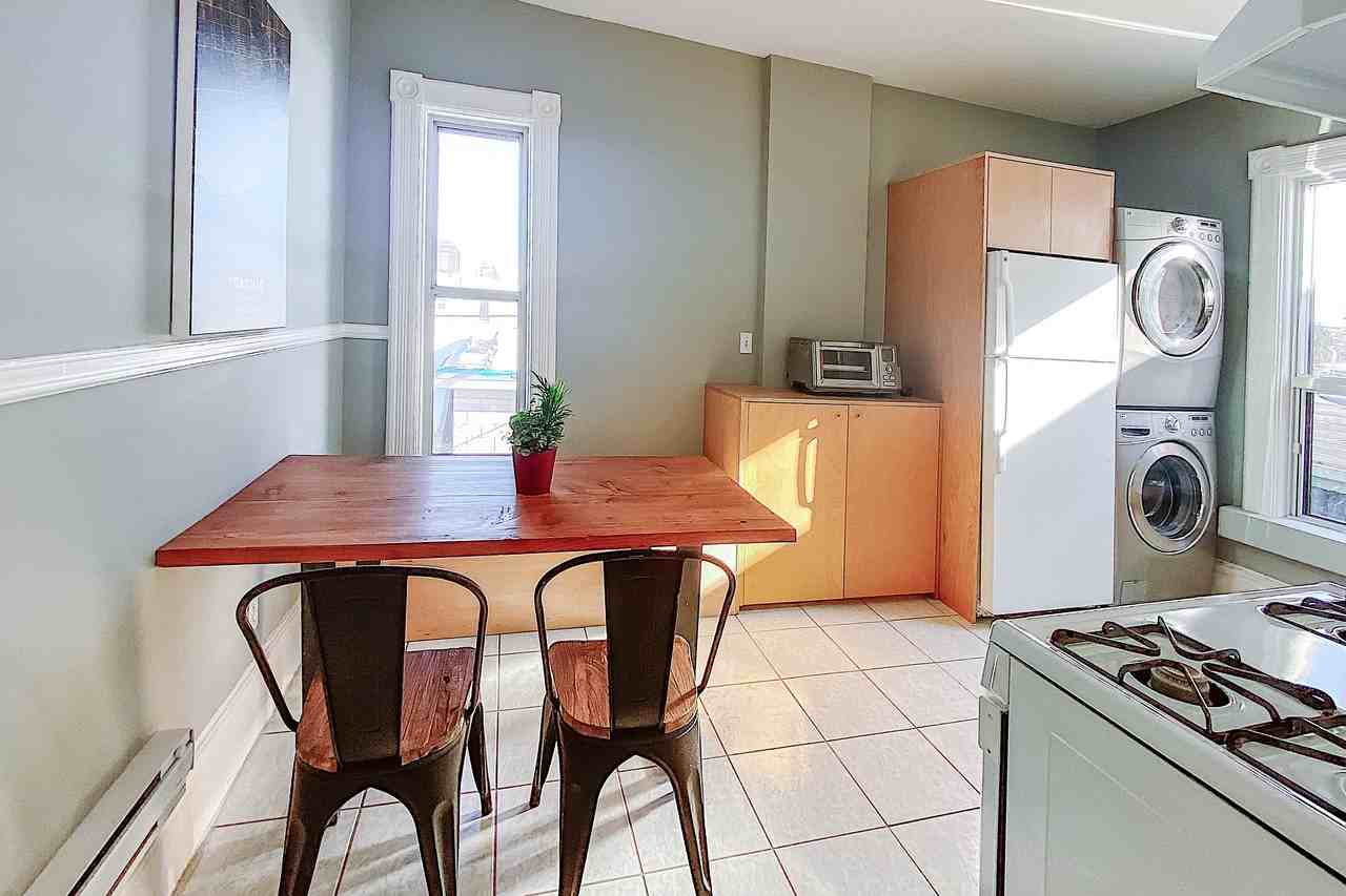 111 Gladstone Avenue - Photo 3 of 12