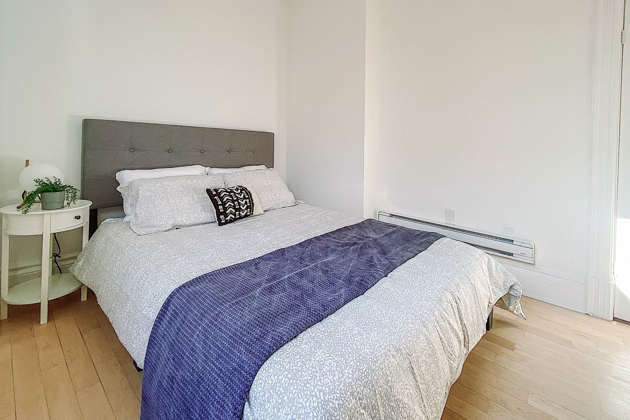 111 Gladstone Avenue - Photo 5 of 12