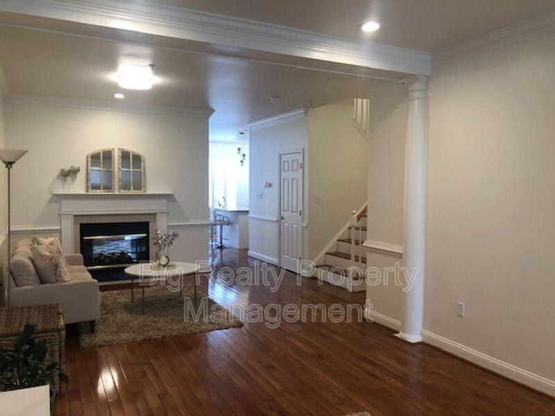 141 Meadow View Ln - Photo 3 of 17