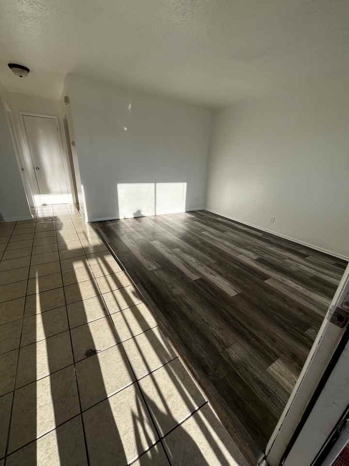 525 West Pacific Street - Photo 2 of 17