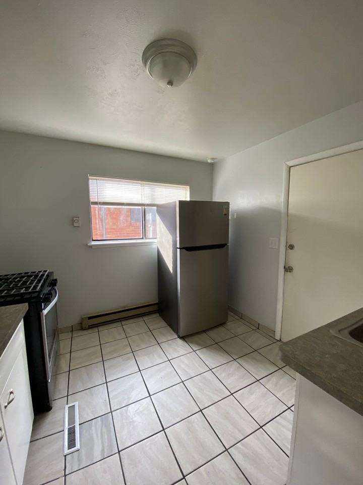 525 West Pacific Street - Photo 4 of 20