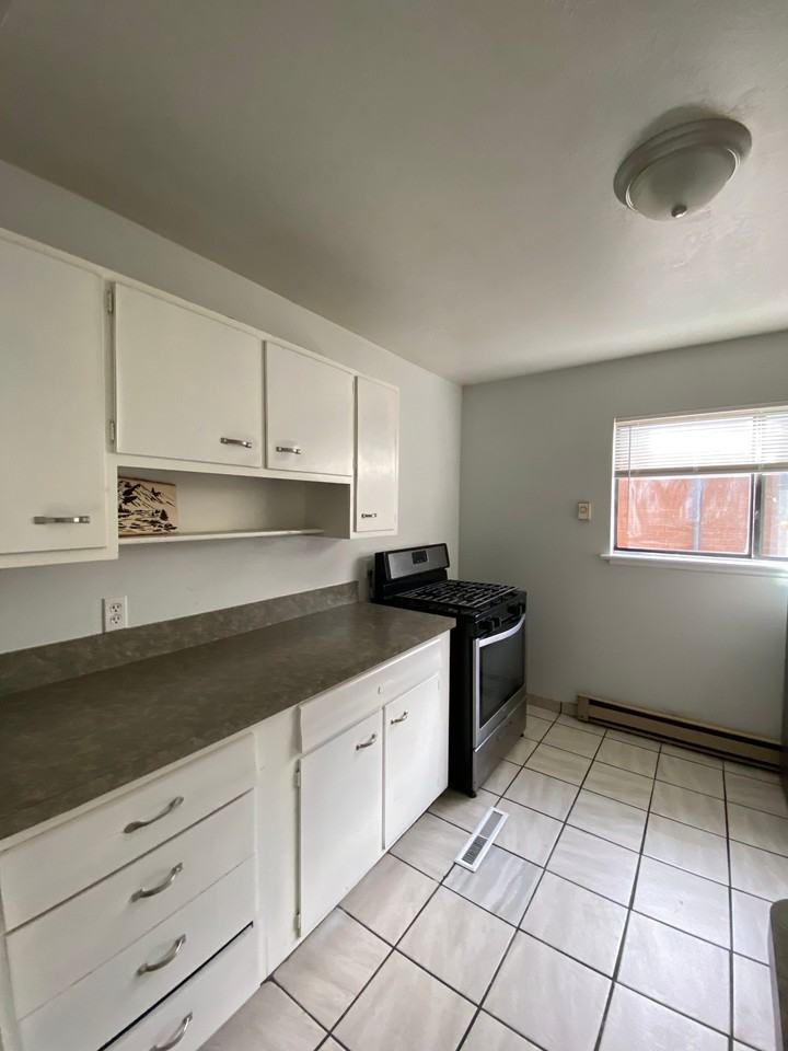 525 West Pacific Street - Photo 5 of 20