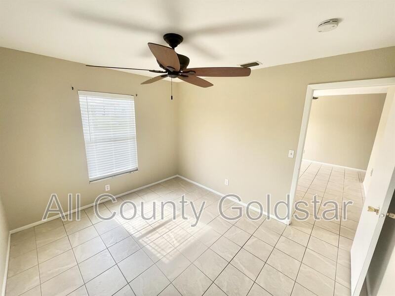 9490 Tacoma Ave #B - Photo 4 of 7