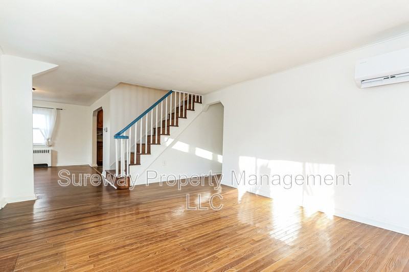 1097 Richardson Ave - Photo 6 of 20