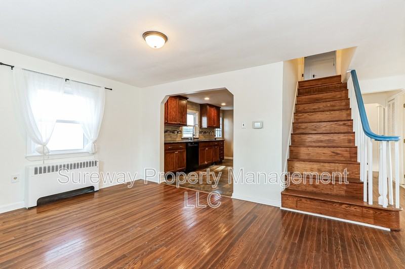 1097 Richardson Ave - Photo 7 of 20