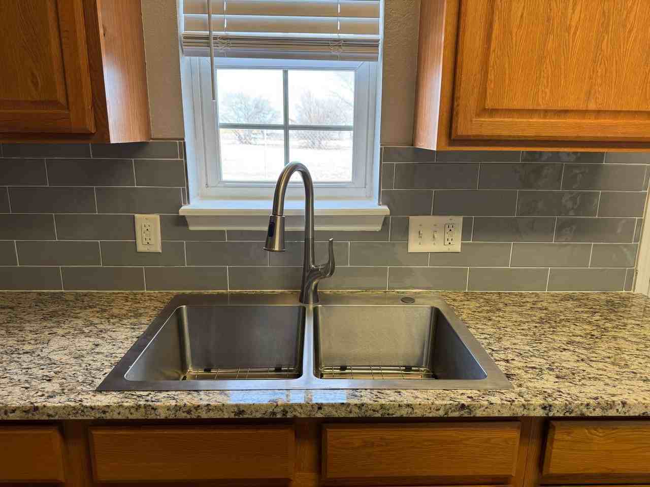 1817 Sw Jefferson Ave - Photo 3 of 13