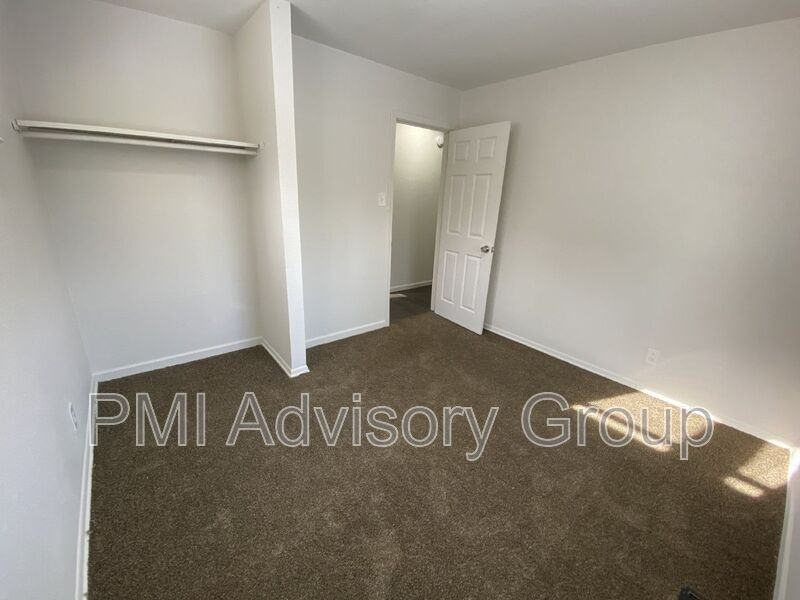 1904 Se Pennsylvania Ave - Photo 2 of 14