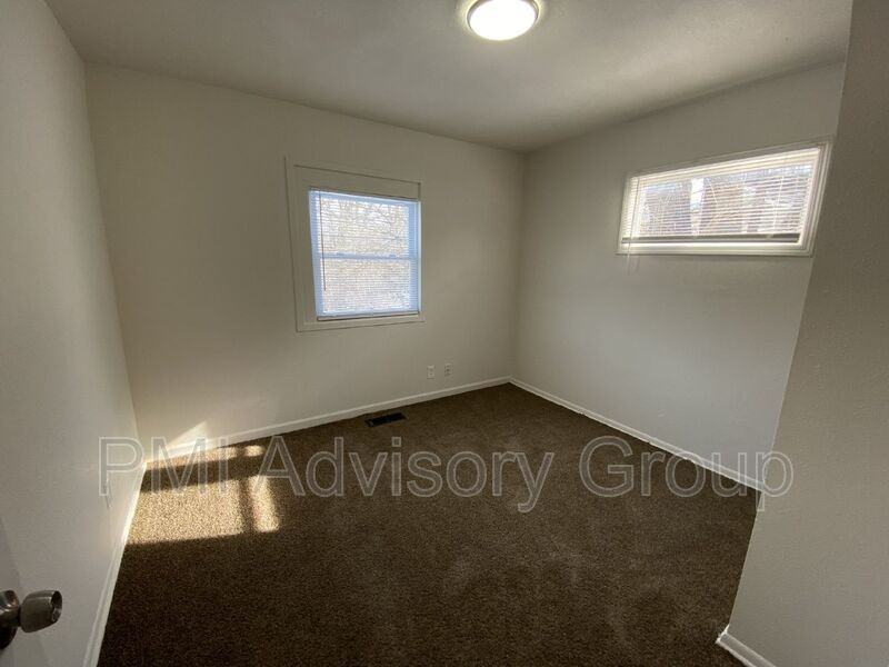 1904 Se Pennsylvania Ave - Photo 3 of 14