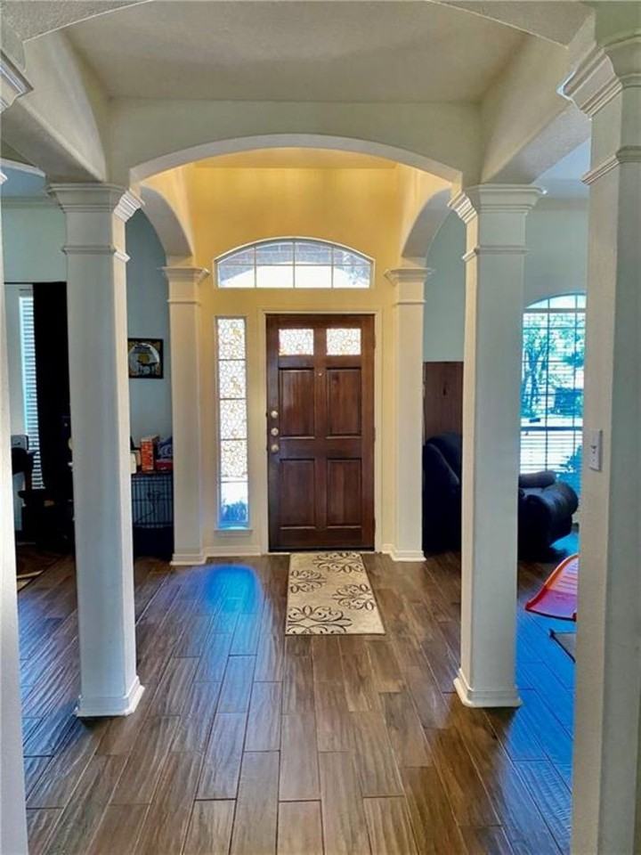 15802 Garrison Cir - Photo 7 of 19