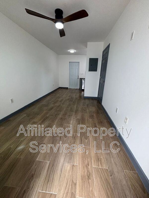 2919 Broadway #3 - Photo 2 of 7