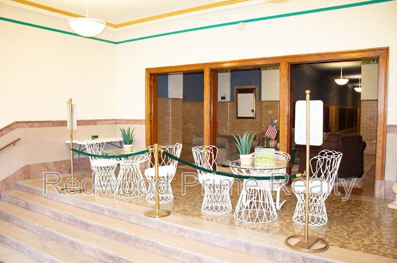 1318 19th Ave - Photo 5 of 19