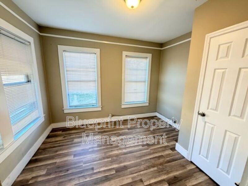 6609 Avenue O - Photo 5 of 9