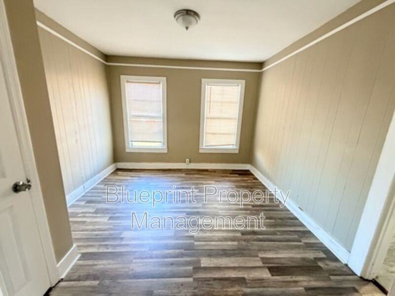 6609 Avenue O - Photo 7 of 9