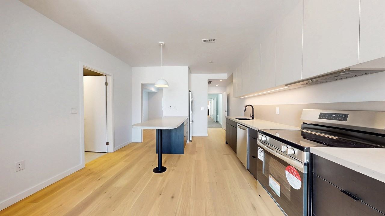 3122 Dundas Street West - Photo 5 of 16