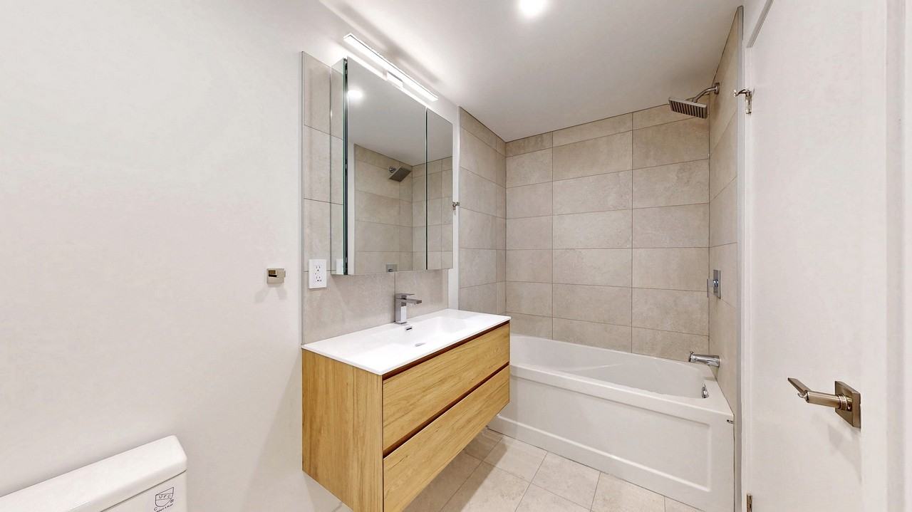 3122 Dundas Street West - Photo 10