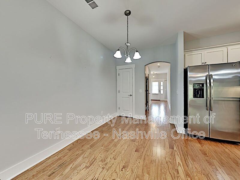 4050 Gracious Dr - Photo 6 of 32