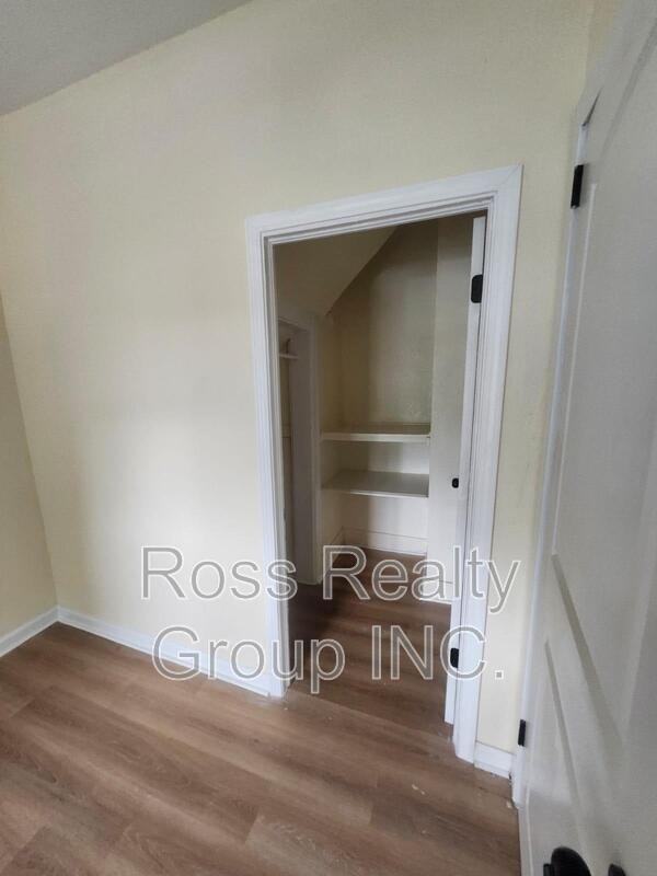 653 Oswald St - Photo 7 of 13