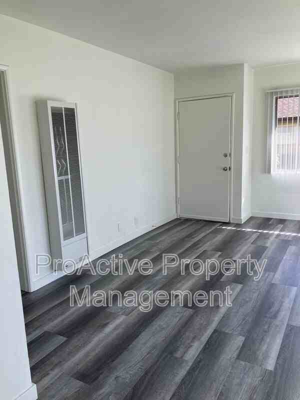 320 N Atlantic Blvd - Photo 2 of 7
