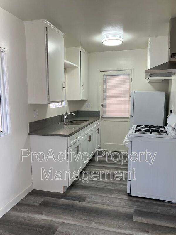 320 N Atlantic Blvd - Photo 3 of 7