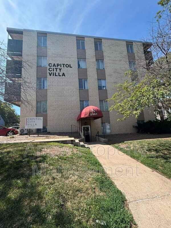 2501 N St - Photo 6 of 7