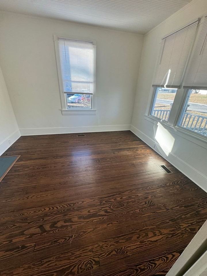 104 Calhoun St - Photo 5 of 7